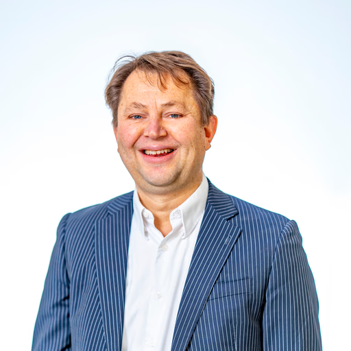 Portrait of Rieko Kester, CEO of Bluem