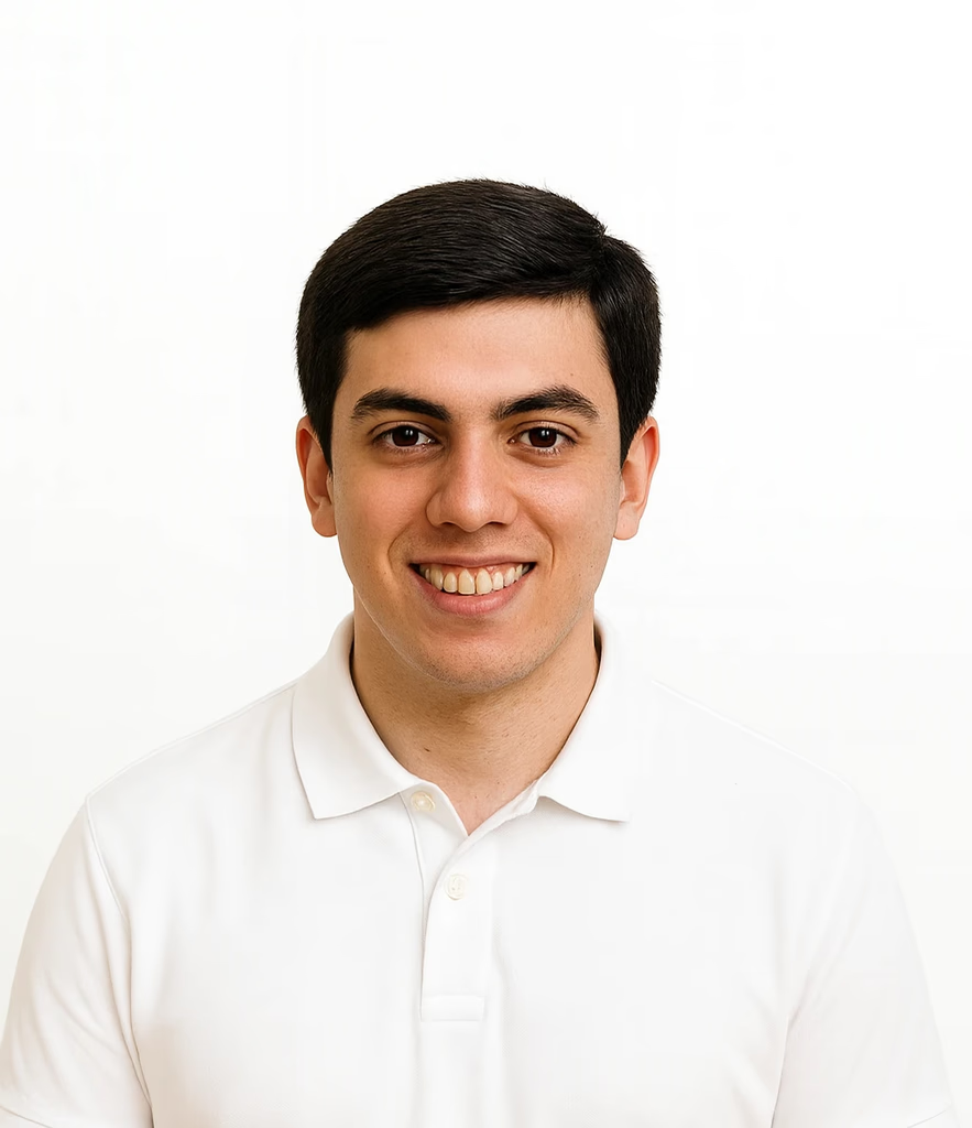 Portrait of Roy Kester, Customer Service Specialist at Bluem